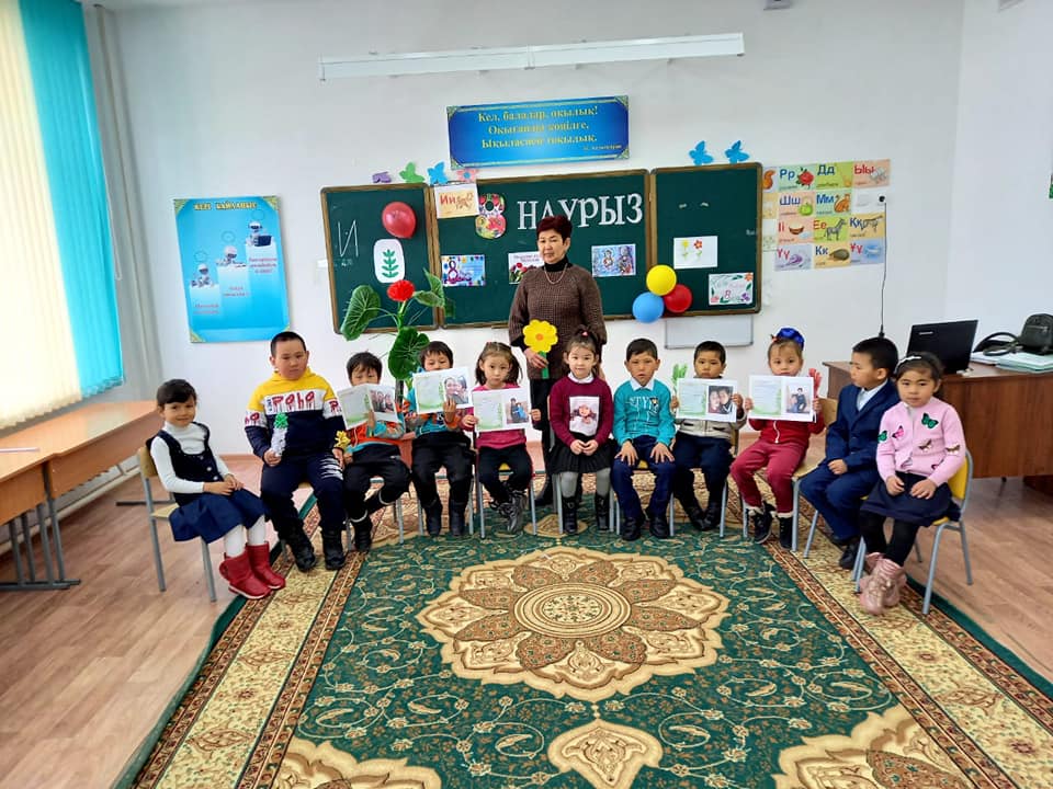 ''Бар жақсылық,күллі əлемге тараған  Аналардың ақ нұрынан жаралған,,